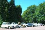 Les voitures sur le parking du site de Montormel, haut lieu des combats entre allemands et alliés en 1944.