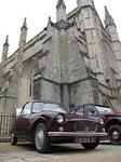 Défilé des 2cvs et exposition sur le parvis de la cathédrale de Winchester. (10 photos)