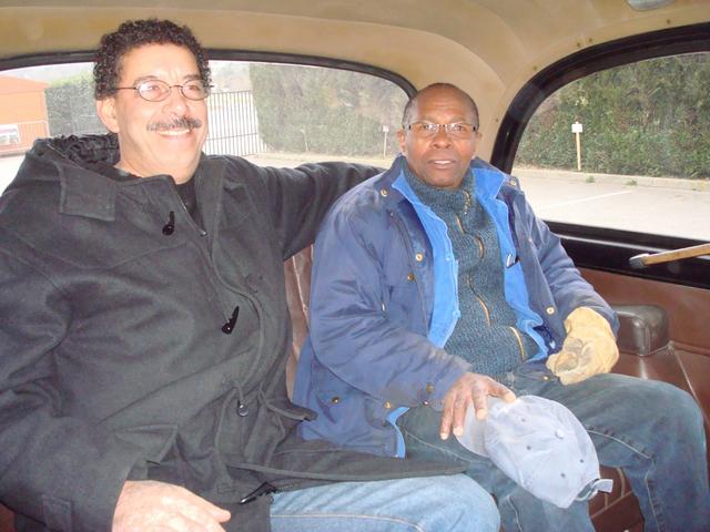 Mustapha & Jacques, 2 éminents membres promenés par le Président dans le Taxi anglais !
